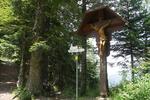 Wegkreuz beim Aufstieg zum Hochkopf