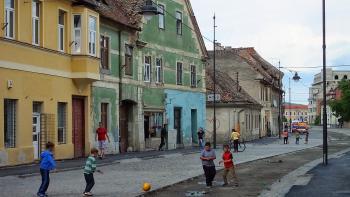 Hier noch möglich- Fußball auf der Straße