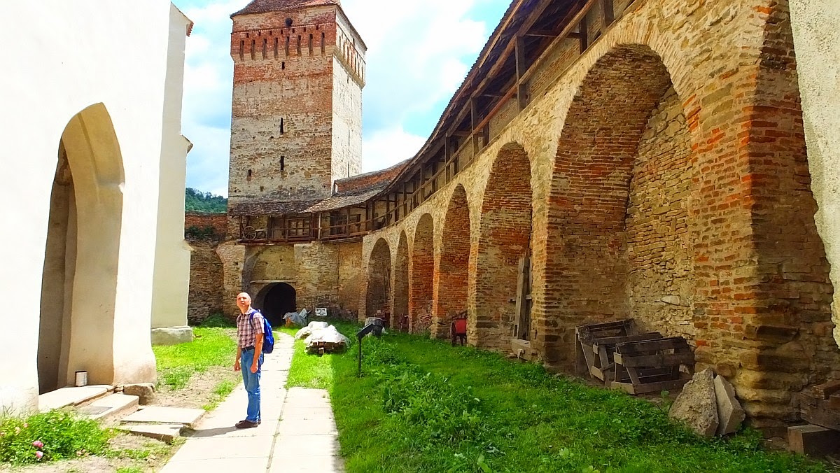 in der Kirchenburg von Meschen