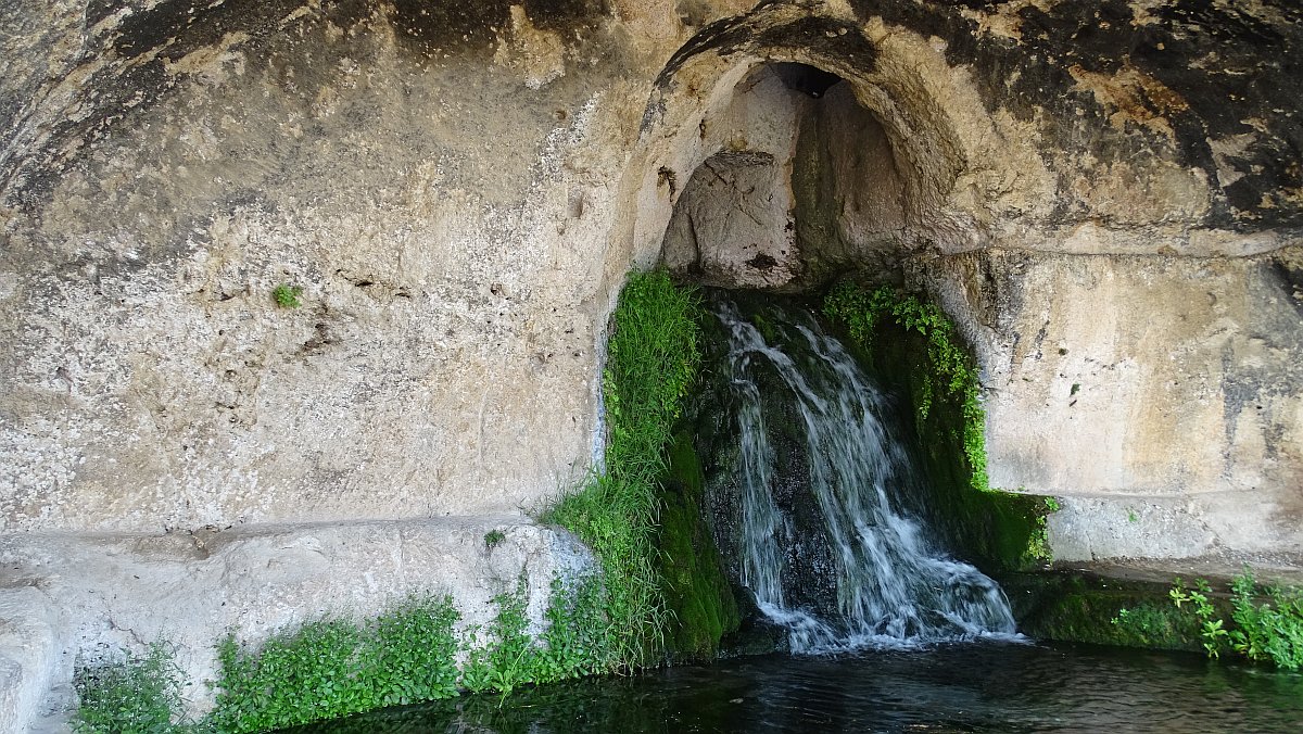 Quellgrotte "Grotta del Ninfeo"