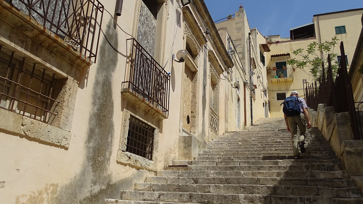 Noto, Treppen zur Oberstadt