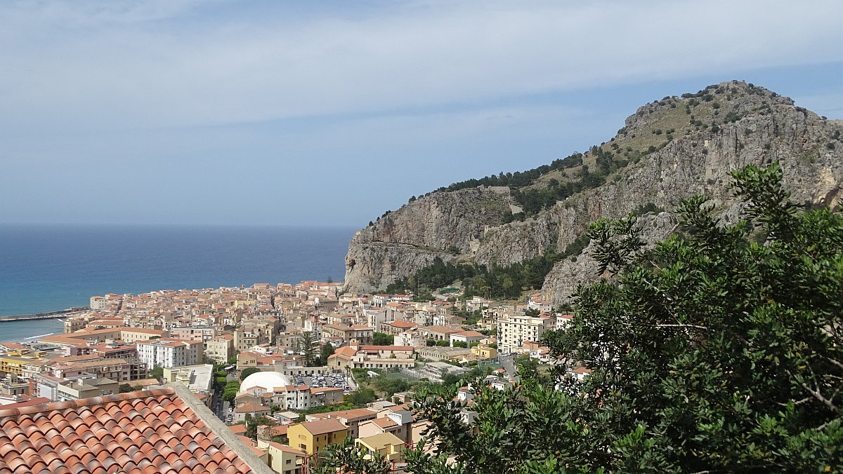 La Rocca und die Altstadt von Cefalù