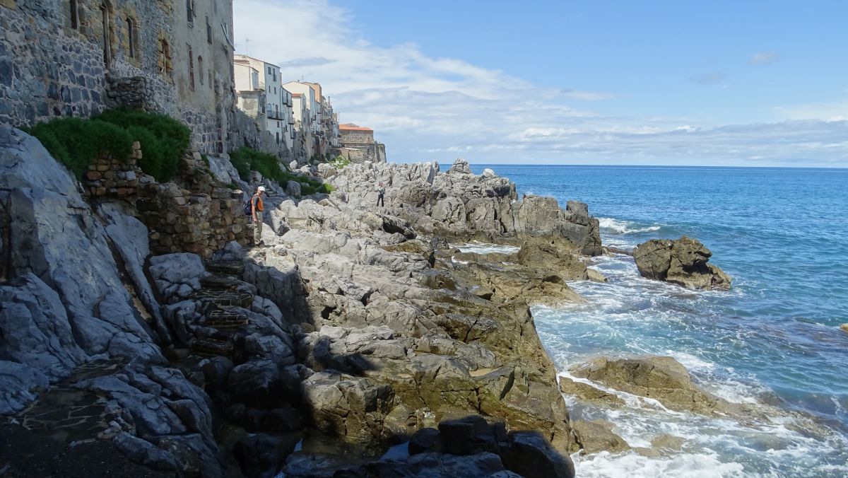 wir wandern an der Nordküste von Cefalù