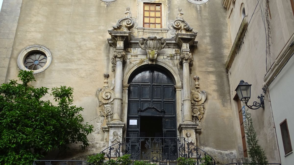 Portal der Chiesa del Purgatorio in Cefalù