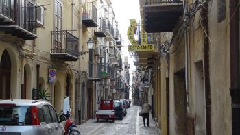 Gasse in der Altstadt von Cefalù