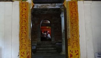 Buddha in der Höhle