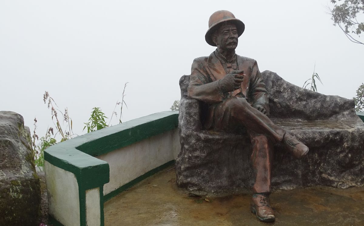 Mr. Lipton, der hier einen der schönsten Aussichtsplätze der Insel hatte, lacht uns aus