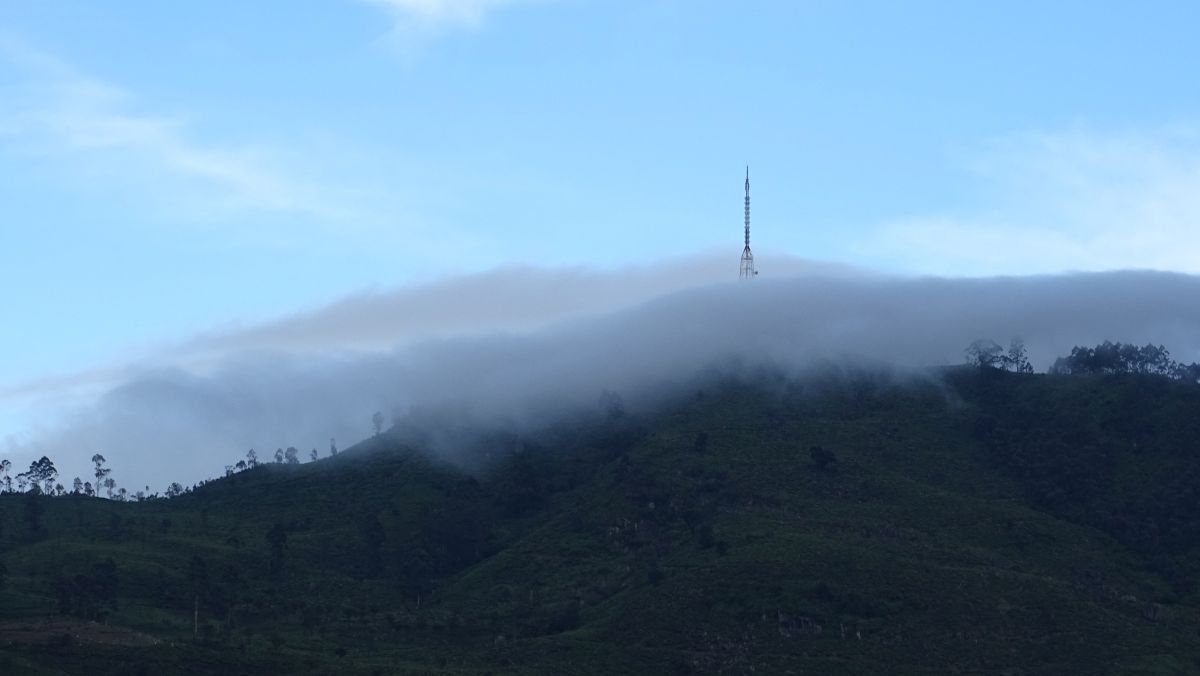 Funkmast in den Wolken