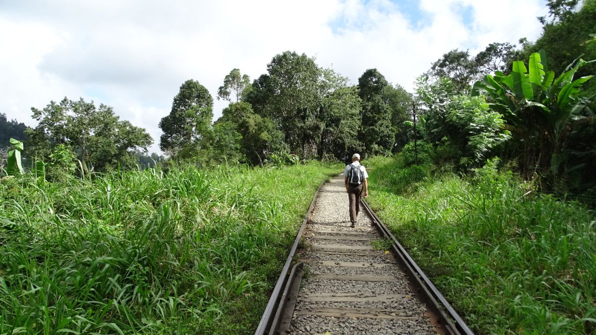 Wandern im Gleisbett