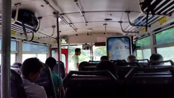 Busfahrt mit Buddhas Unterstützung