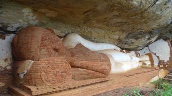 der liegende Buddha unterm Pidurangala-Felsen