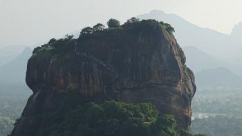 Gedränge am Sigiriya-Felsen