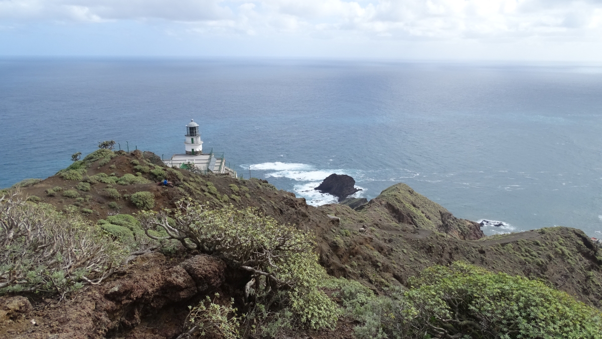 Faro de Anaga mit Roque Bermejo dahinter