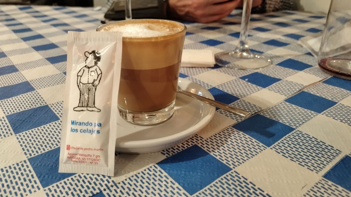 obligatorischer Cortado con Leche Condensada