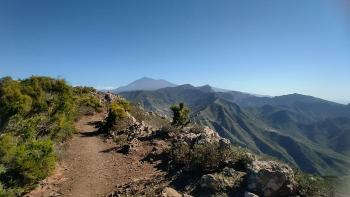 Gratwanderung, den Teide immer im Blick