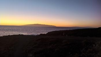 abendlicher 3-Inseln-Blick (links hinten El Hierro, vorne La Gomera, rechts La Palma)