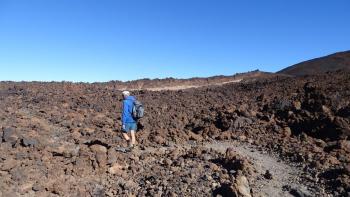 Weg durch alte Lavafelder