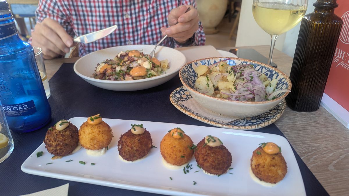 lecker, die ersten Croquetas