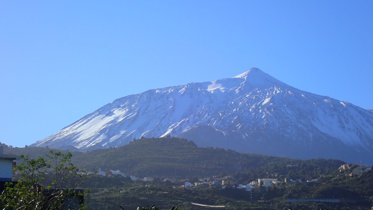 tief verschneiter Teide