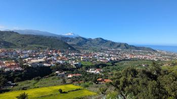 Tegueste mit Teide im Hintergrund