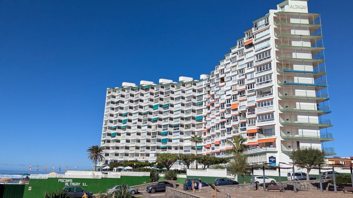 hier wohnen wir, nicht schön aber der Ausblick ist fantastisch