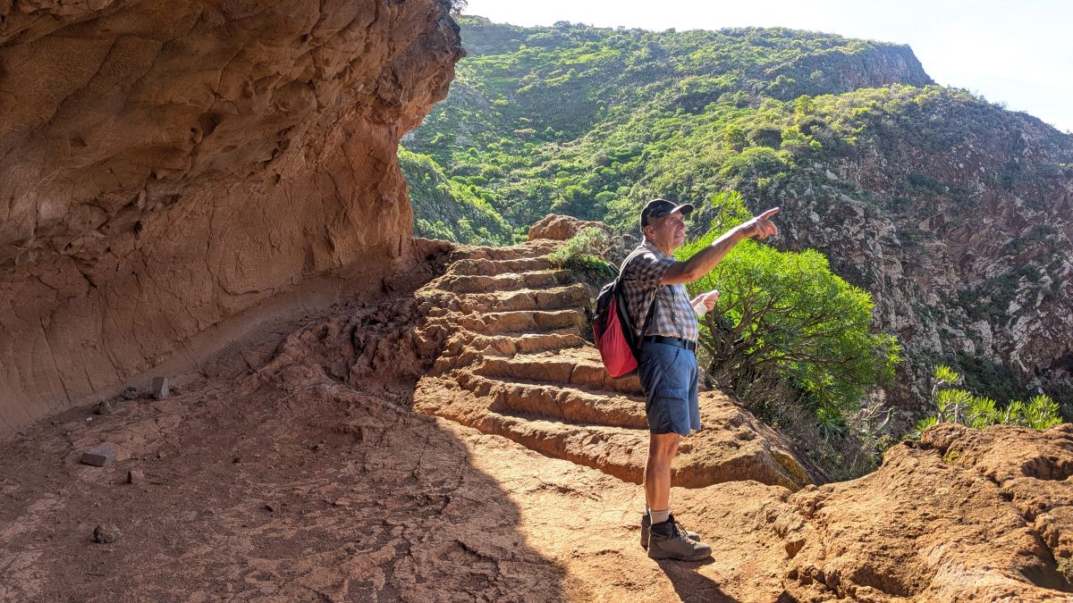 André zeigt etwas…