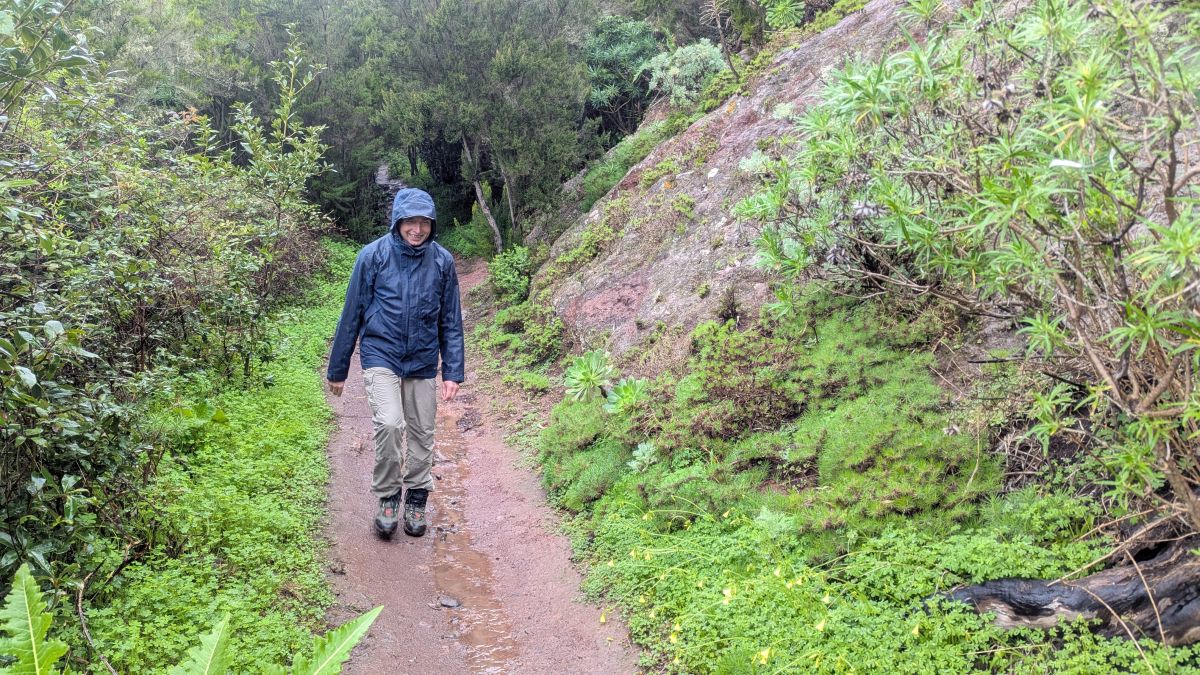 André ist trotz des Regens gut gelaunt