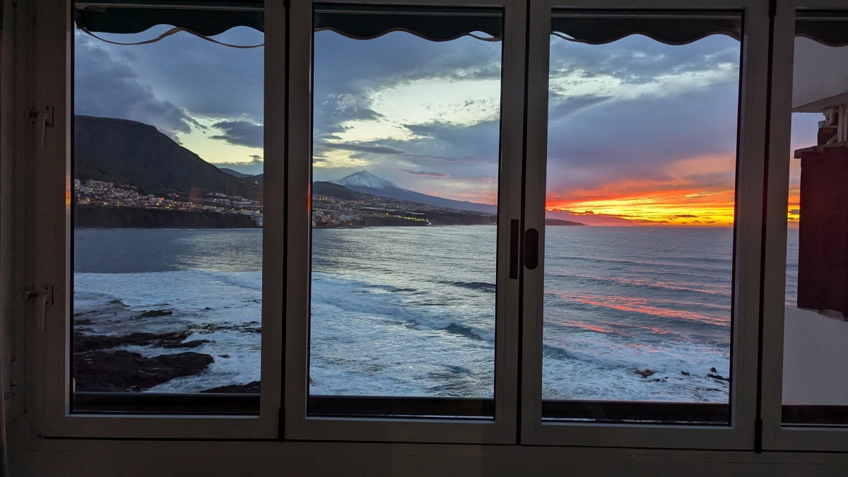 Himmelsstudie am Abend, gut dass man das Fenster schließen kann, es wird kühl