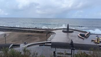 Leuchtfeuer von Bajamar nach dem Regenschauer