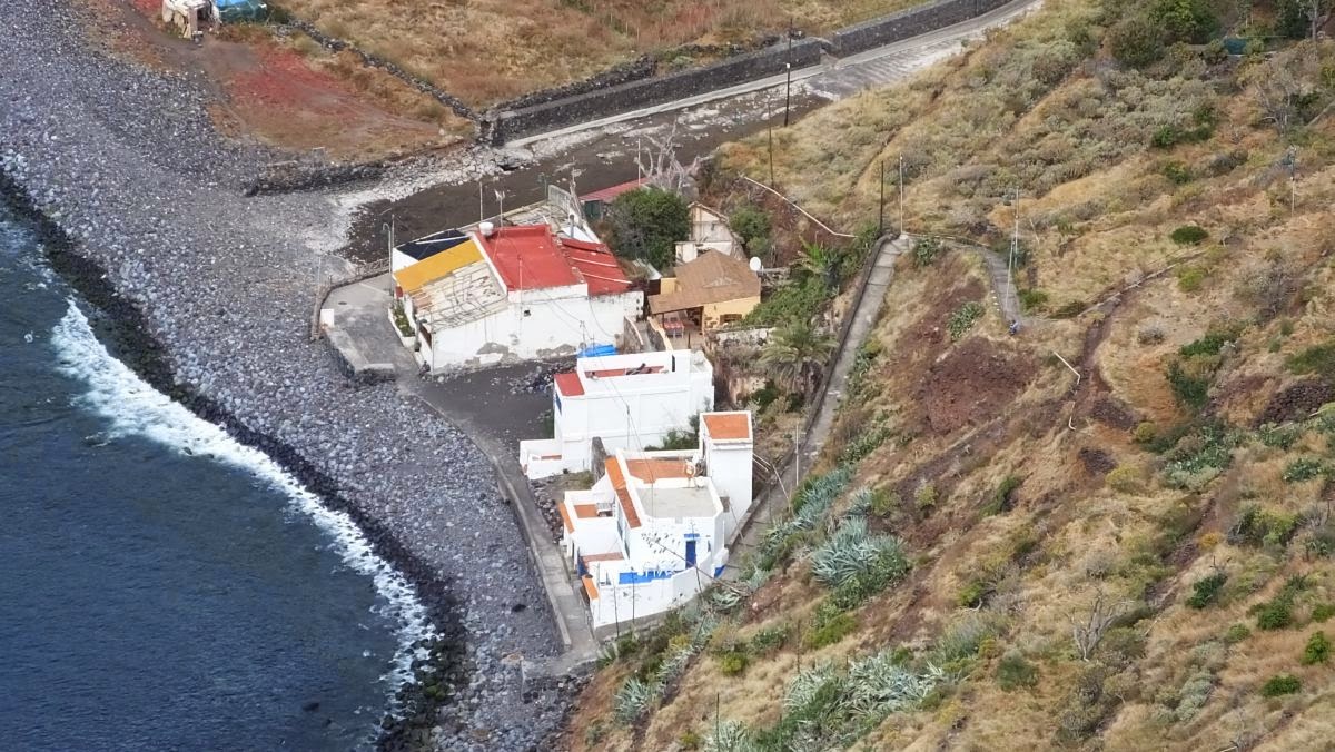 Blick vom Semaforo auf "unseren Strand" samt Strandhaus