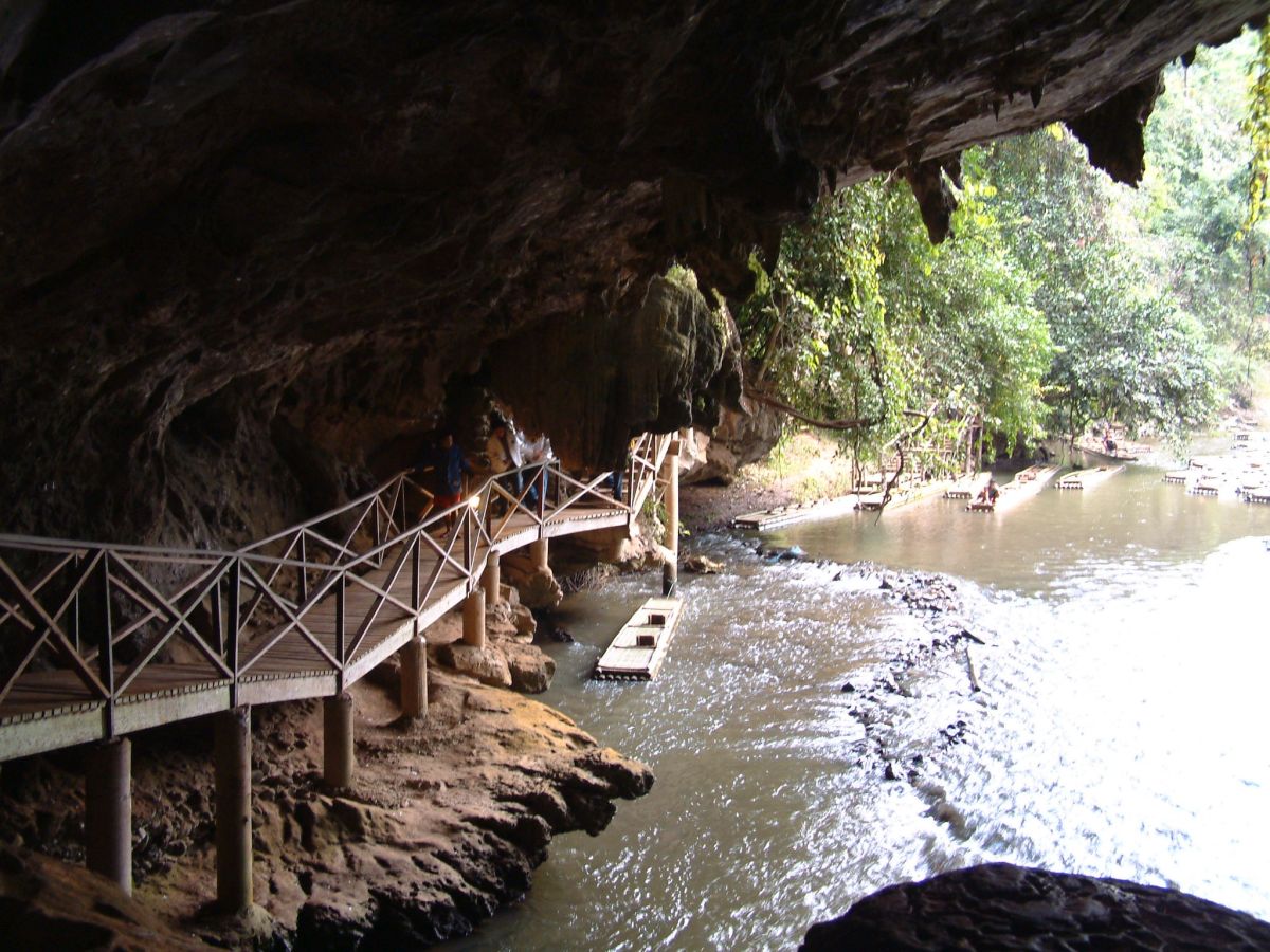 Tham Lot Höhle