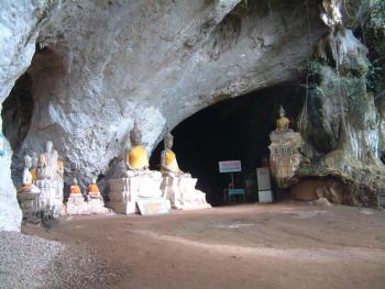 in der Tham Rab Ro Höhle