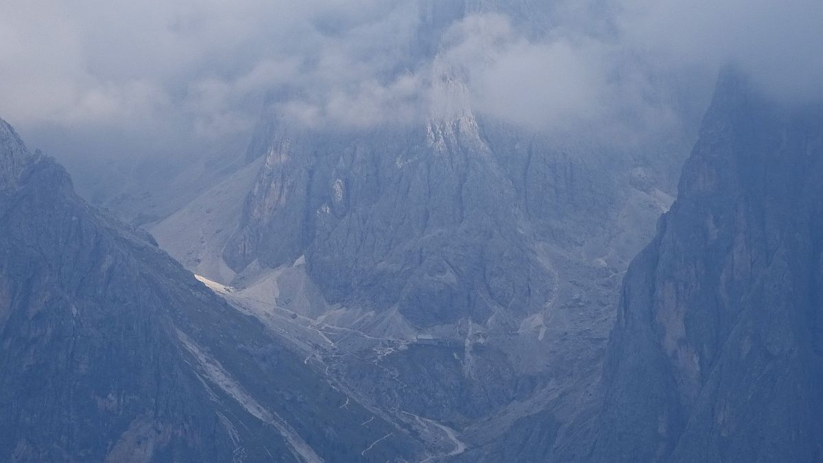 herangezoomt, Langkofelhütte