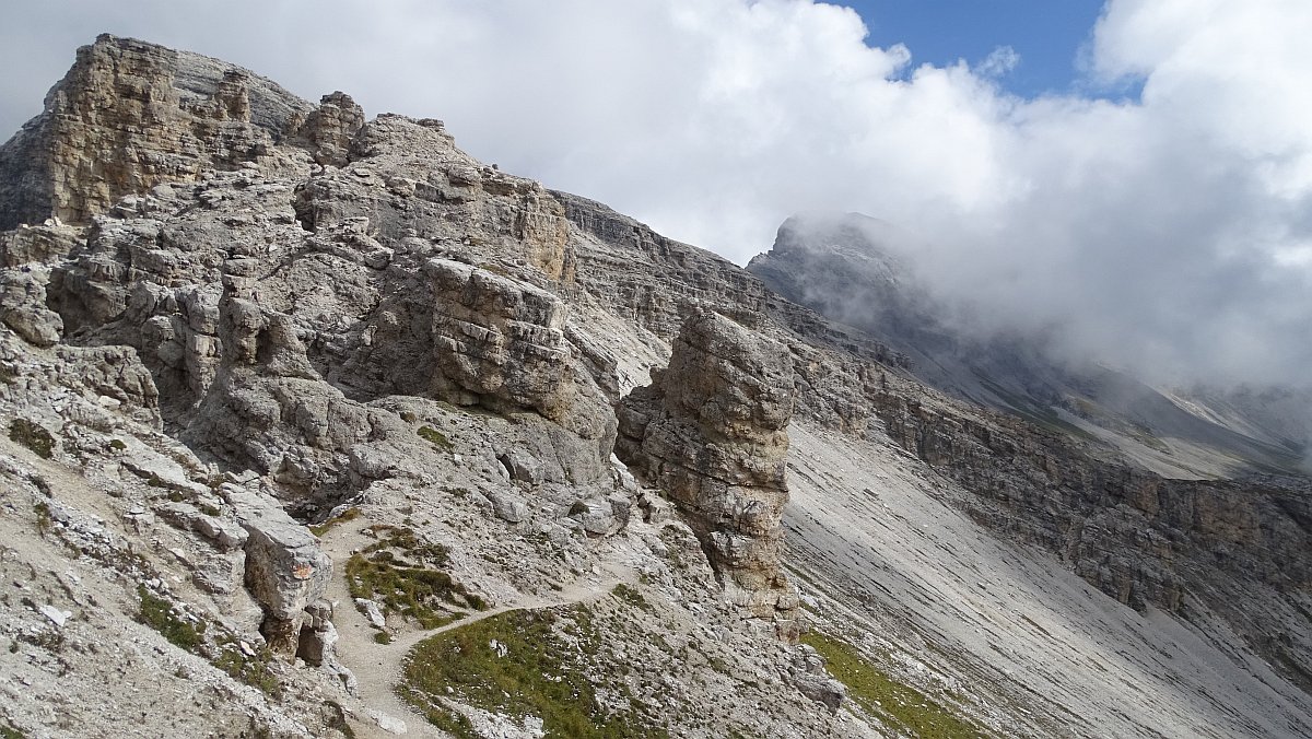 Weg zur Puez-Alm und -Hütte