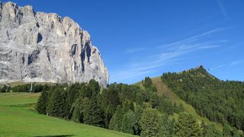 kleiner Berg vollständig durch einen Lift okkupiert