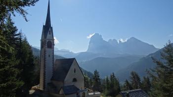 Sankt Jakob, die älteste Kirche im Grödnertal, bereits 1283 urkundlich erwähnt