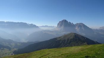 Blick von oben, leichter Dunst im Tal