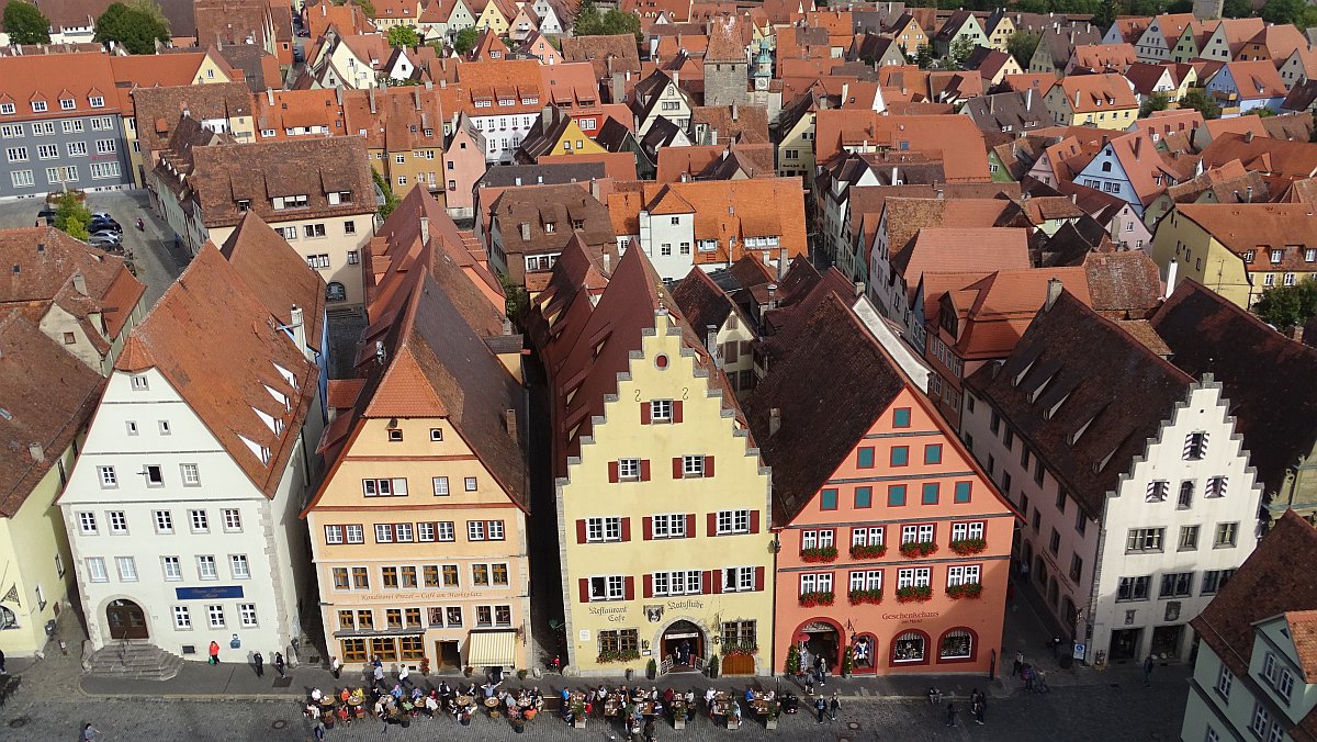 Blick vom Rathausturm auf den Marktplatz