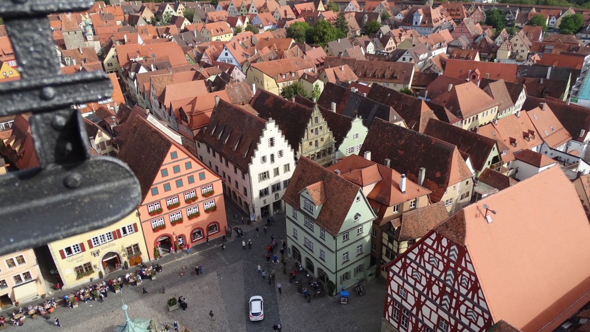 Blick vom Rathausturm auf den Marktplatz