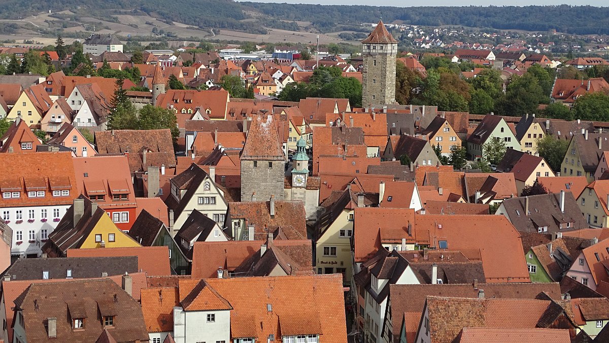 Blick vom Rathausturm auf den Marktplatz