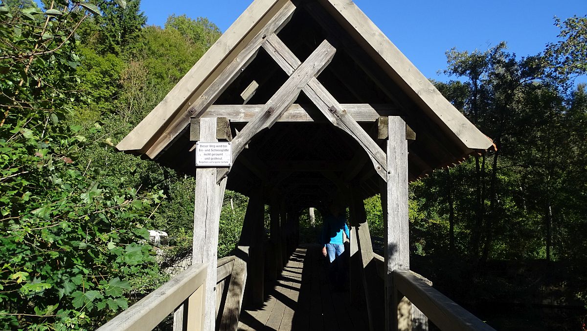 "Wackelbrücke" über die Tauber