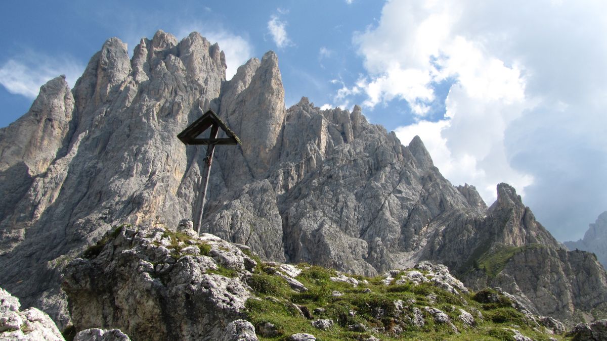 Piz Ciaulong, Langkofel in Hintergrund