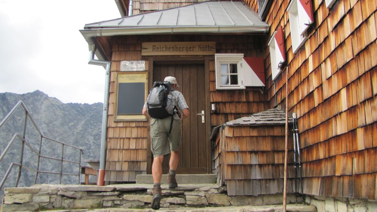 Eingang zur Neuen Reichenberger Hütte
