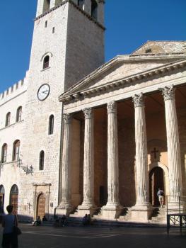 Tempel der Minerva in Assisi