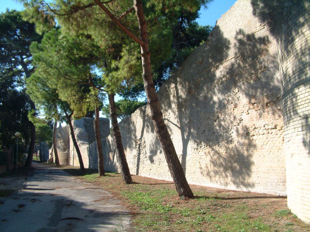 Fano, Stadtmauer