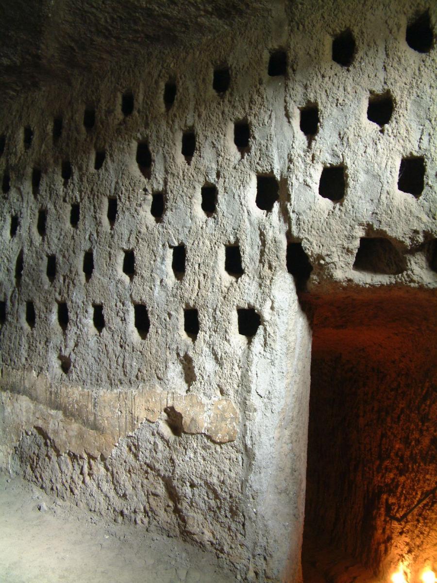 in den Katakomben von Orvieto- Taubenschläge