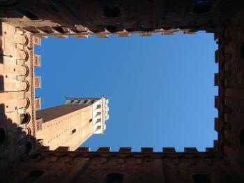 Palazzo Pubblico in Siena mit dem Torre del Mangia (112 Meter hoch)