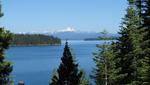 Mt. Lassen am Horizont von Lake Almanor