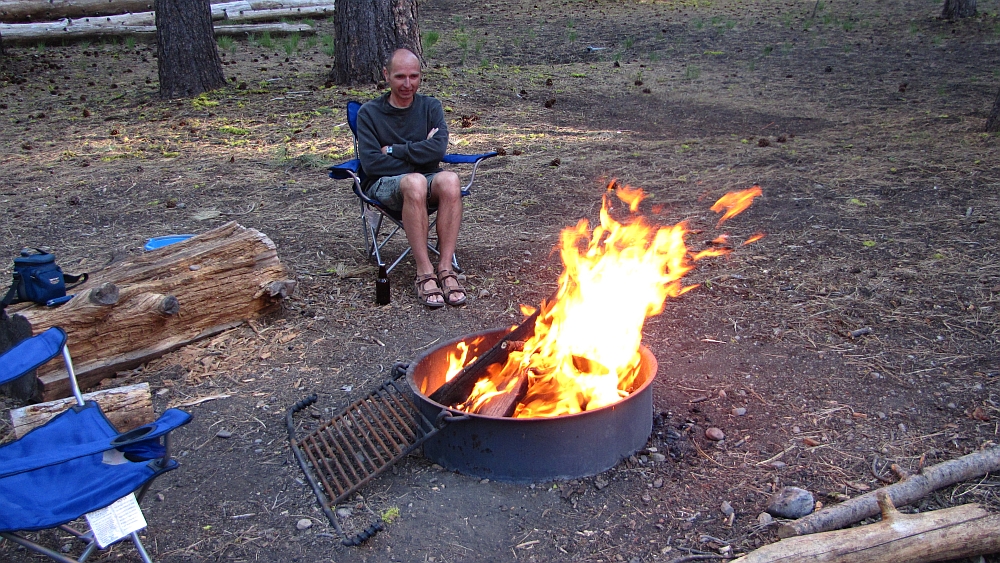 abendliches Lagerfeuer